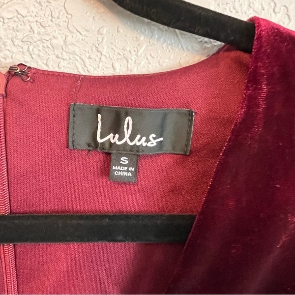 LULUS Romantic Moves Burgundy Velvet Long Sleeve Romper Women's Size Small - Picture 10 of 11